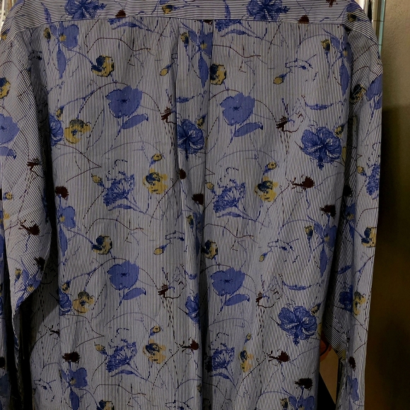 TALLIA Multicolor Floral Button-Down Shirt - Picture 3 of 4